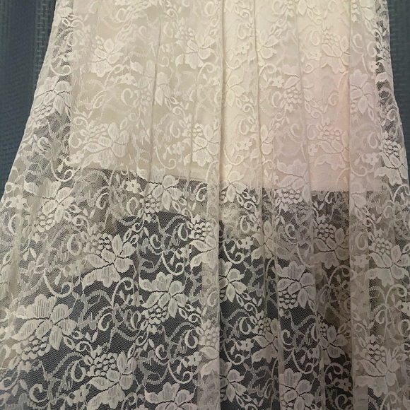 Cream colored Charlotte Russe High-Low Skirt - Picture 3 of 4